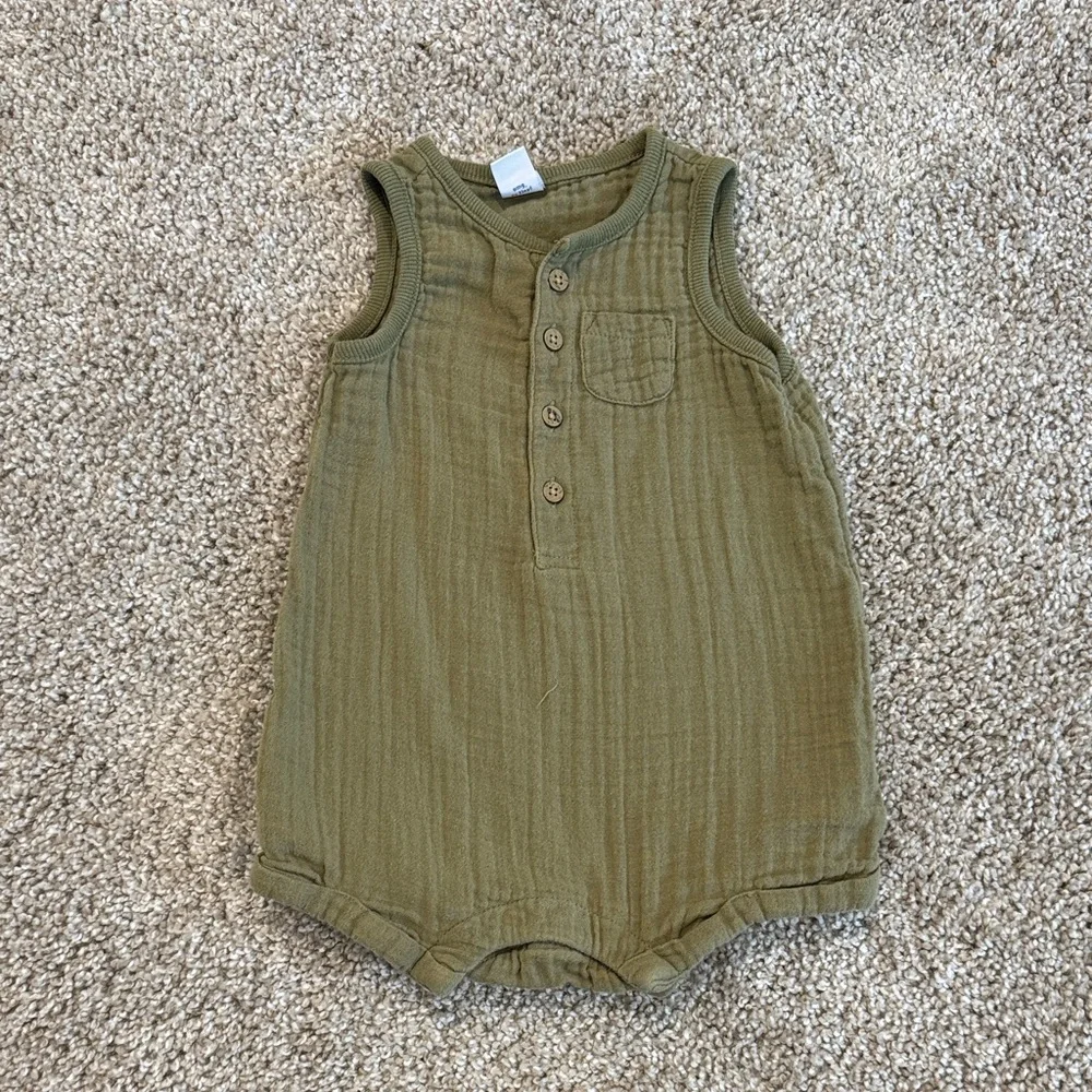 Old Navy Olive Baby Romper 6-12 Months